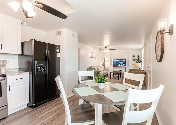 Retreat With Office & Patio * Tucson